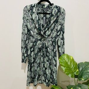 🆕The limited green snakeskin print dress -xs